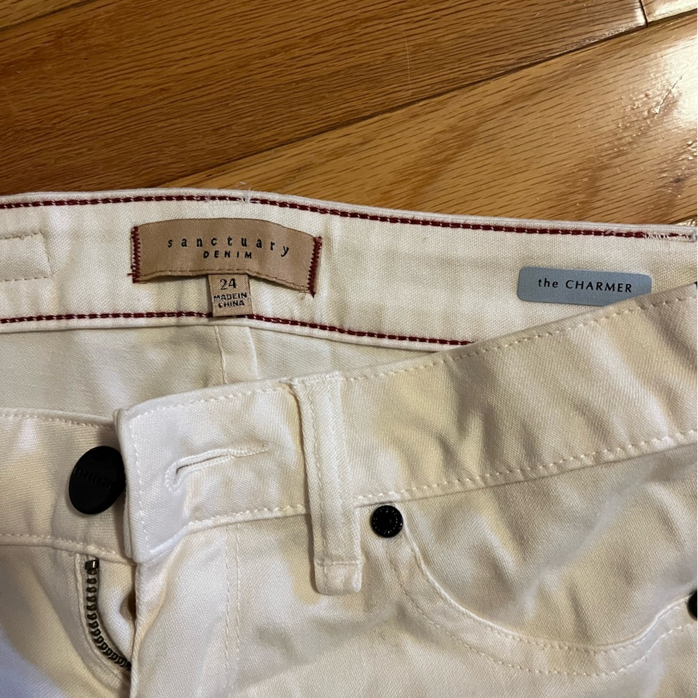 BRAND NEW! Size 24 - white stretchy jeans with black leather strip on both sides